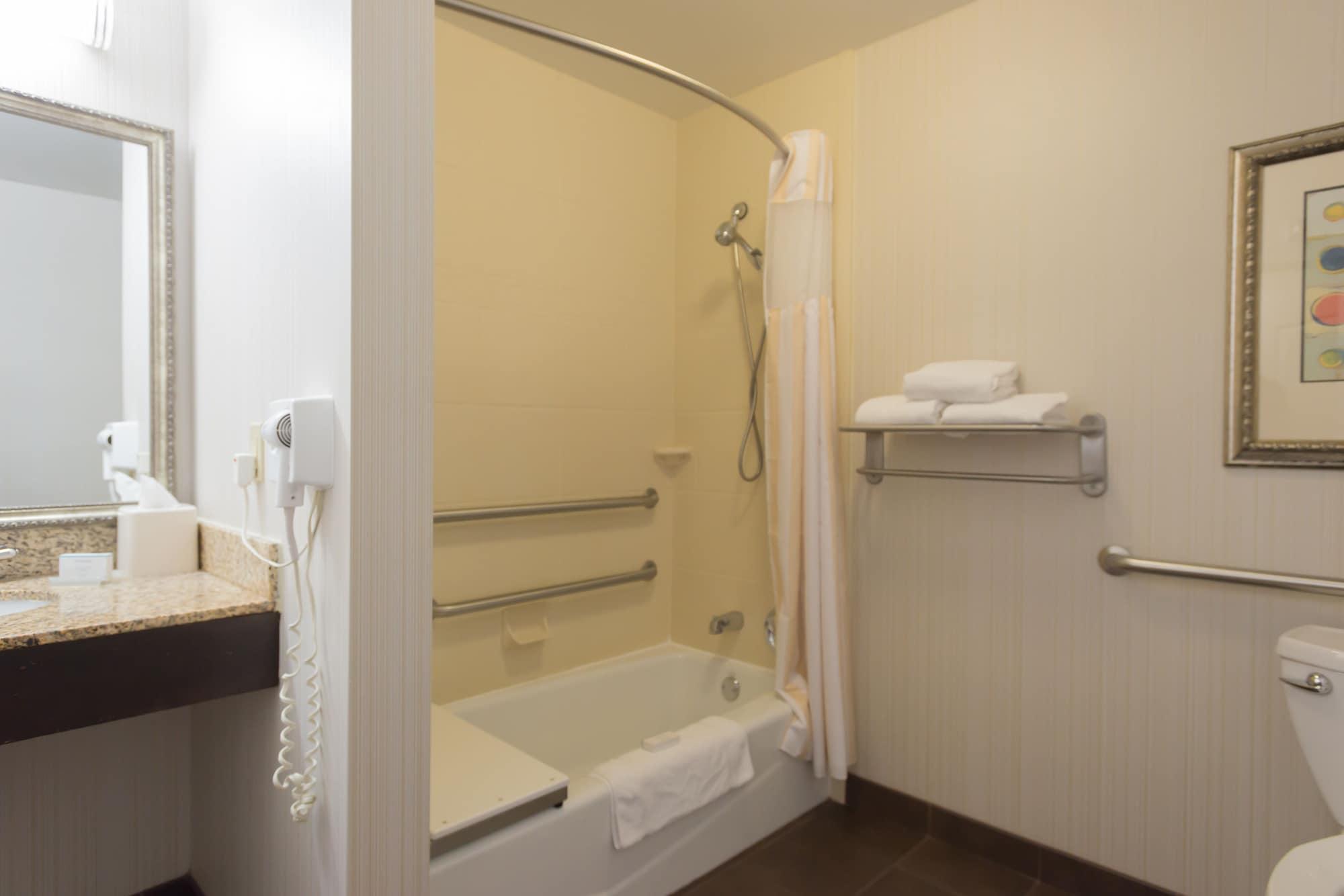 Hilton Garden Inn Меррилвилл Экстерьер фото