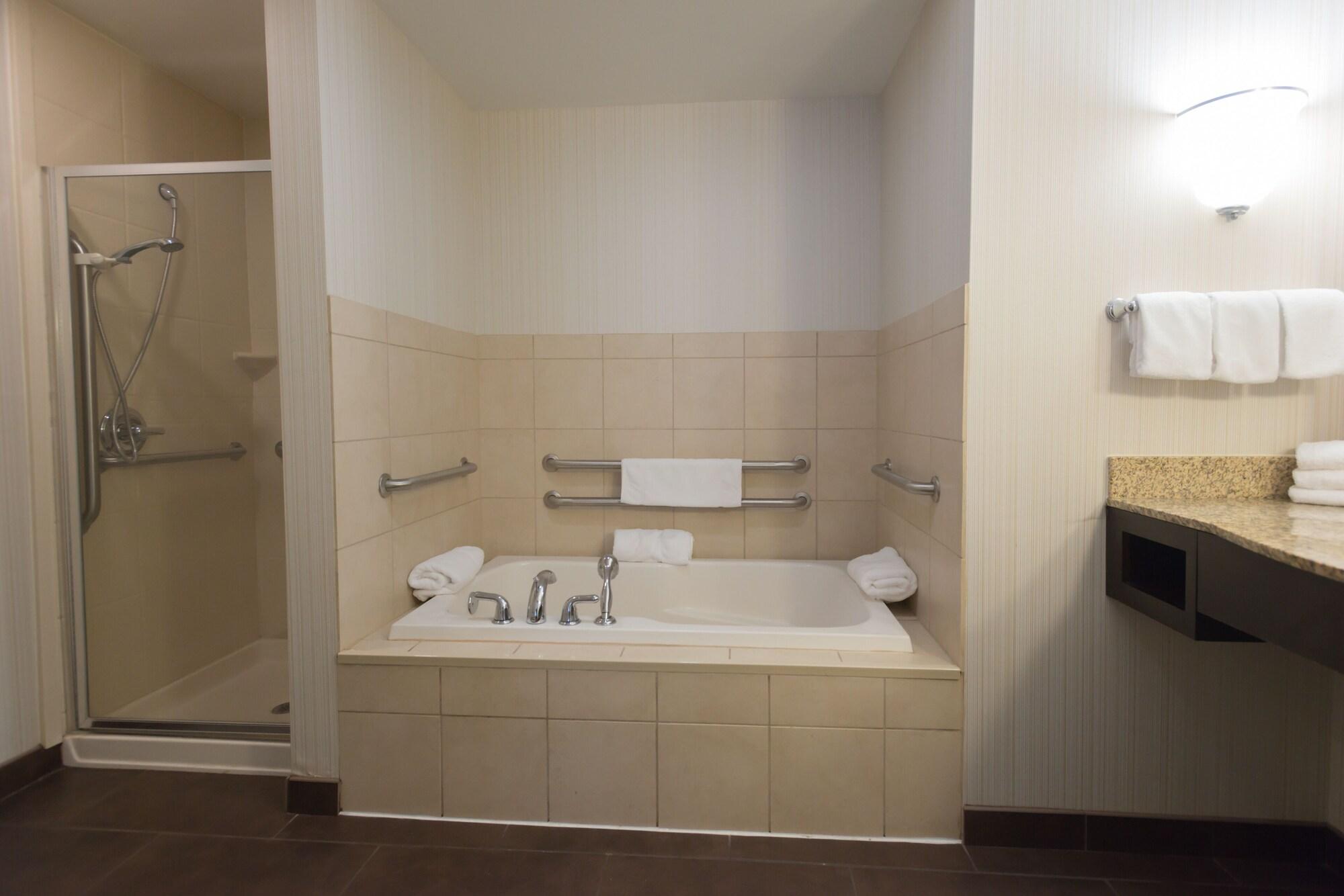 Hilton Garden Inn Меррилвилл Экстерьер фото