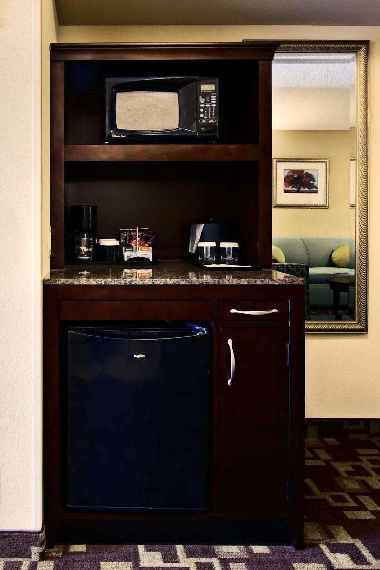 Hilton Garden Inn Меррилвилл Экстерьер фото