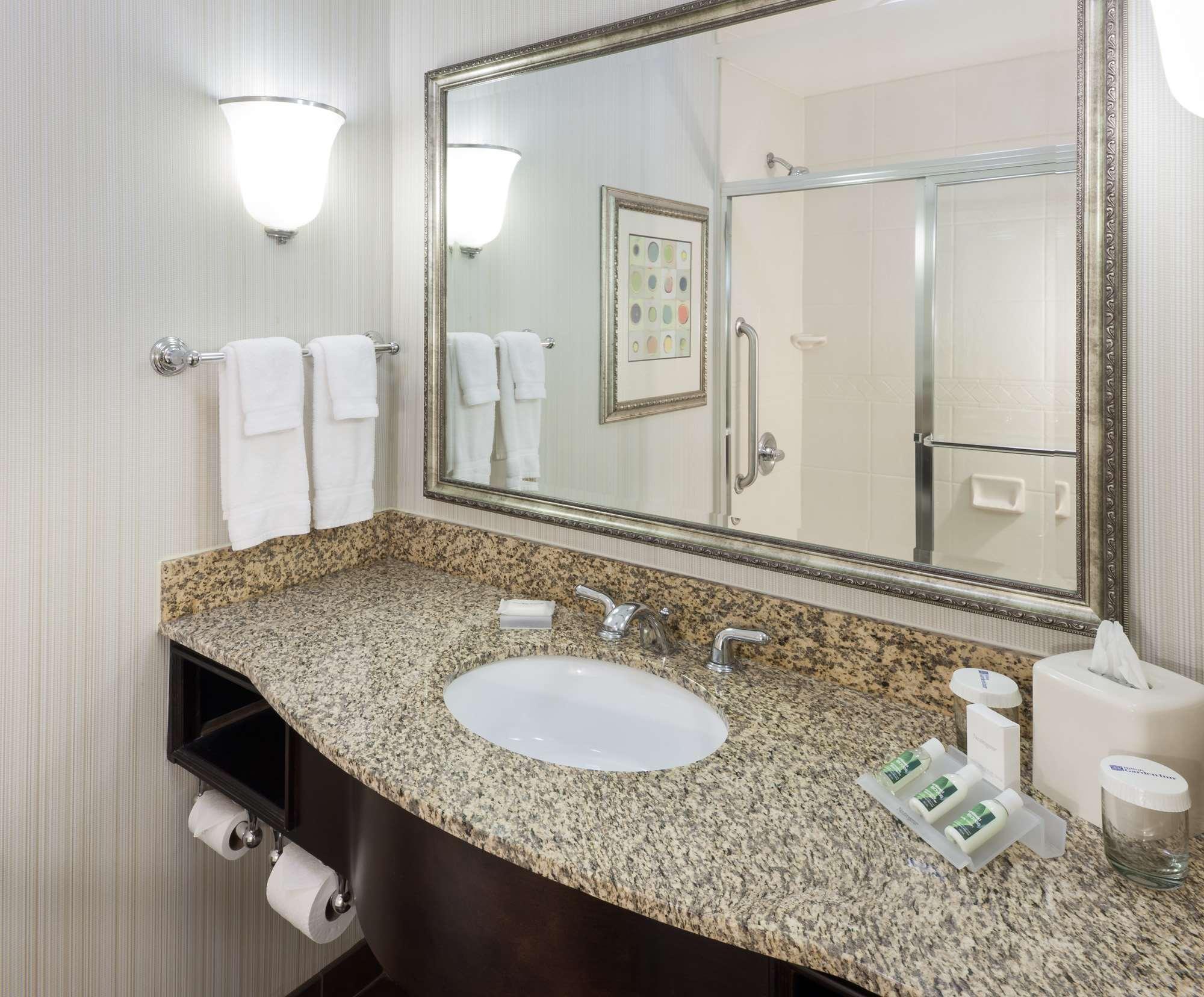 Hilton Garden Inn Меррилвилл Экстерьер фото