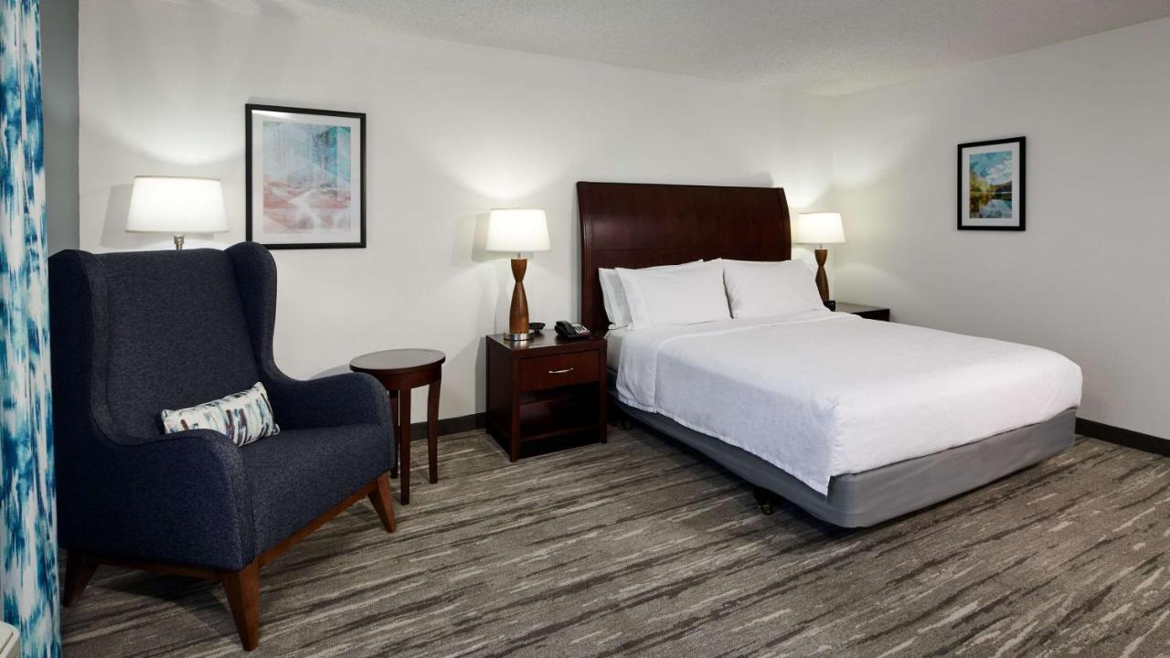 Hilton Garden Inn Меррилвилл Экстерьер фото