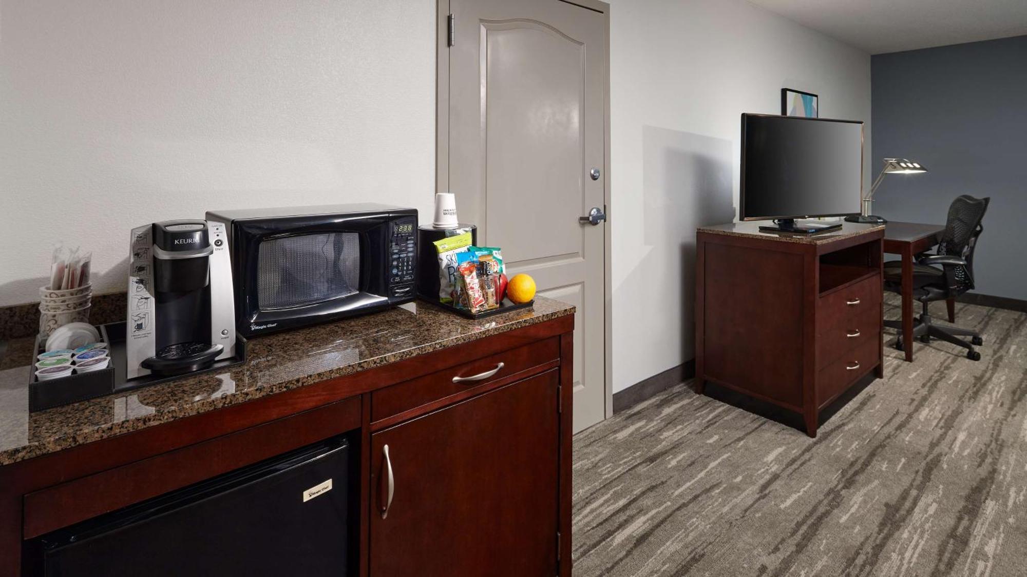Hilton Garden Inn Меррилвилл Экстерьер фото