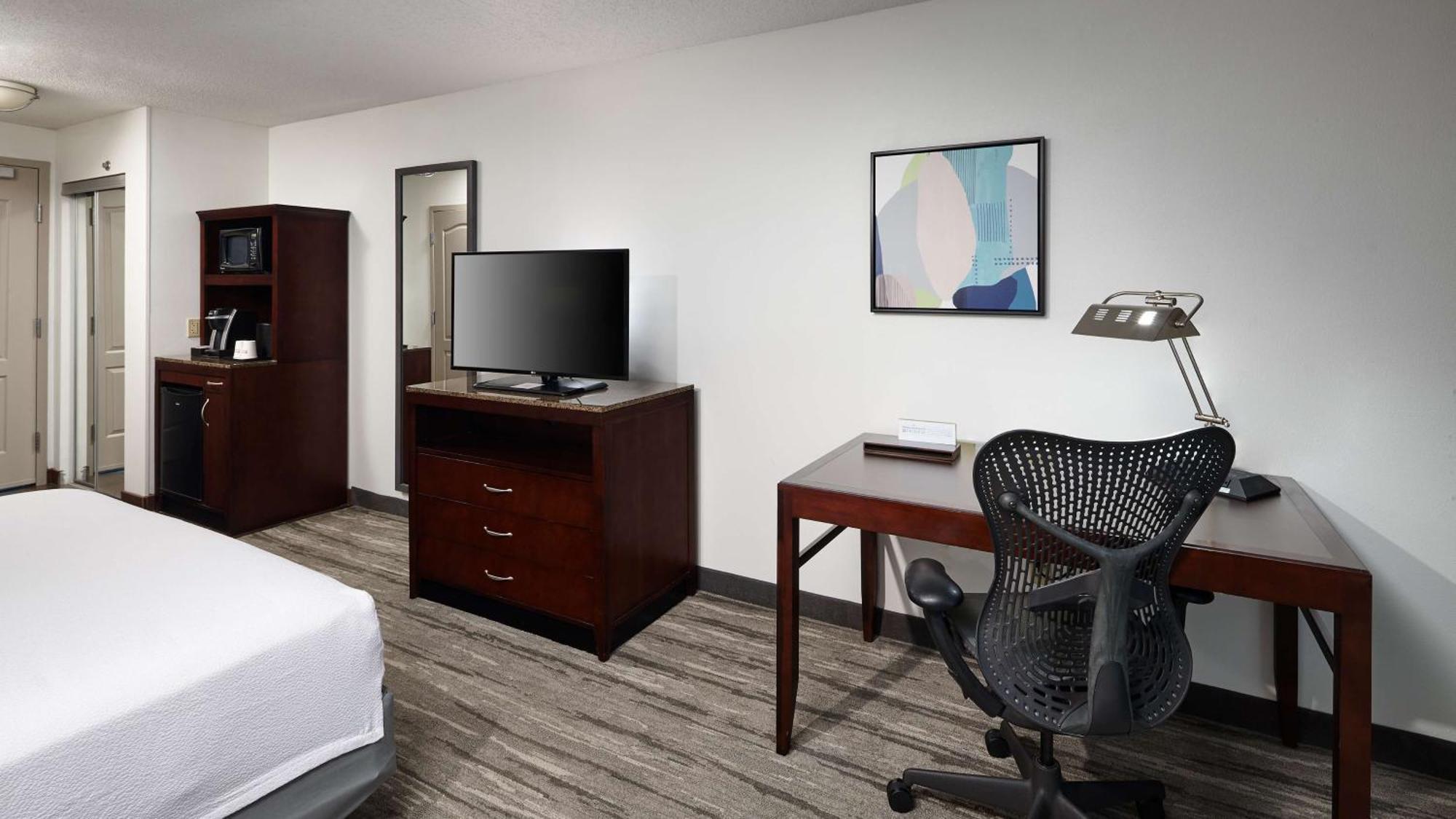 Hilton Garden Inn Меррилвилл Экстерьер фото