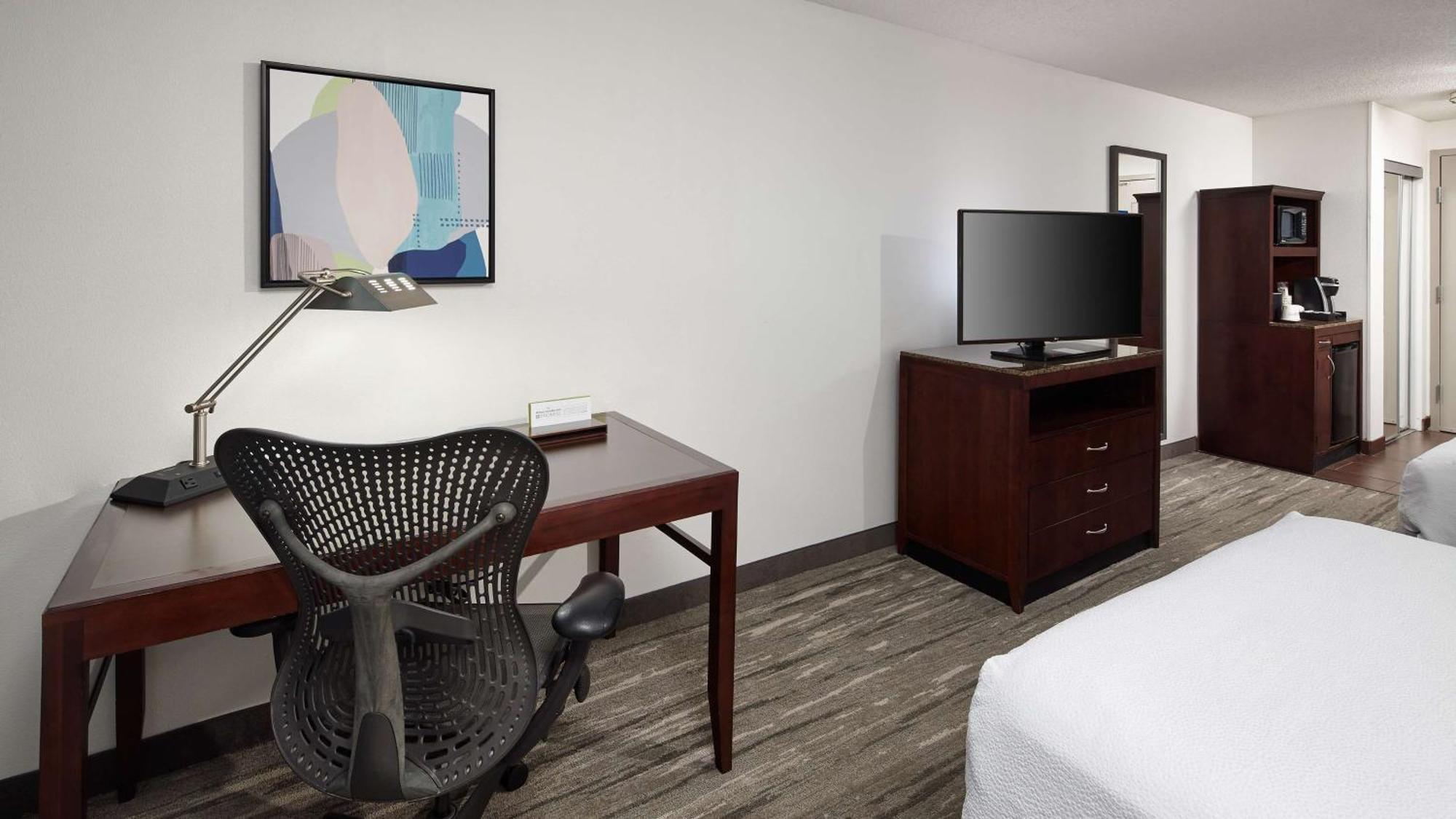 Hilton Garden Inn Меррилвилл Экстерьер фото