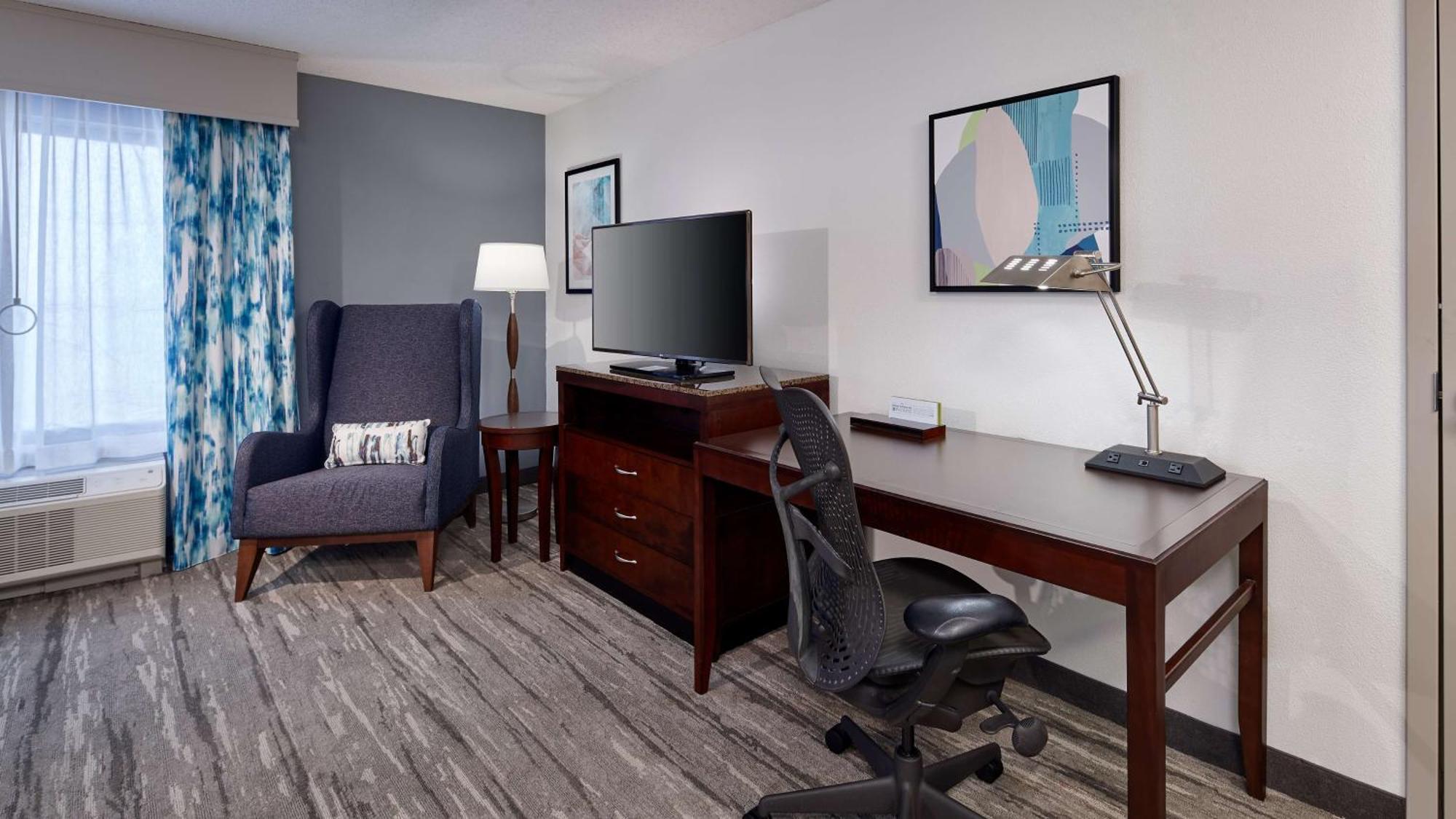 Hilton Garden Inn Меррилвилл Экстерьер фото