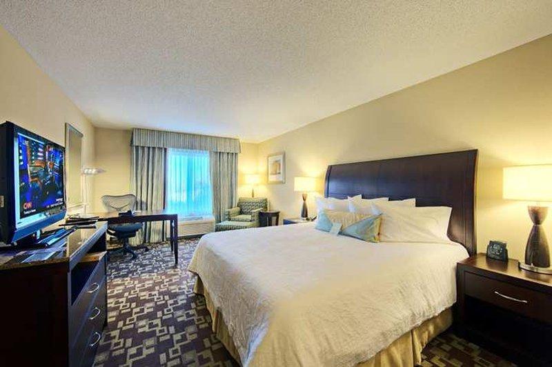Hilton Garden Inn Меррилвилл Экстерьер фото