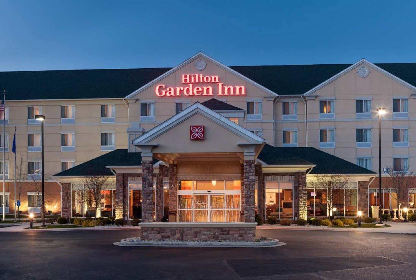 Hilton Garden Inn Меррилвилл Экстерьер фото