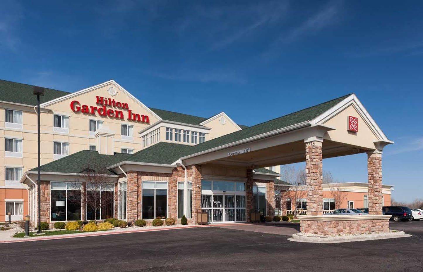 Hilton Garden Inn Меррилвилл Экстерьер фото