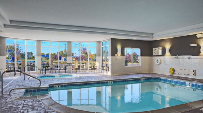 Hilton Garden Inn Меррилвилл Экстерьер фото